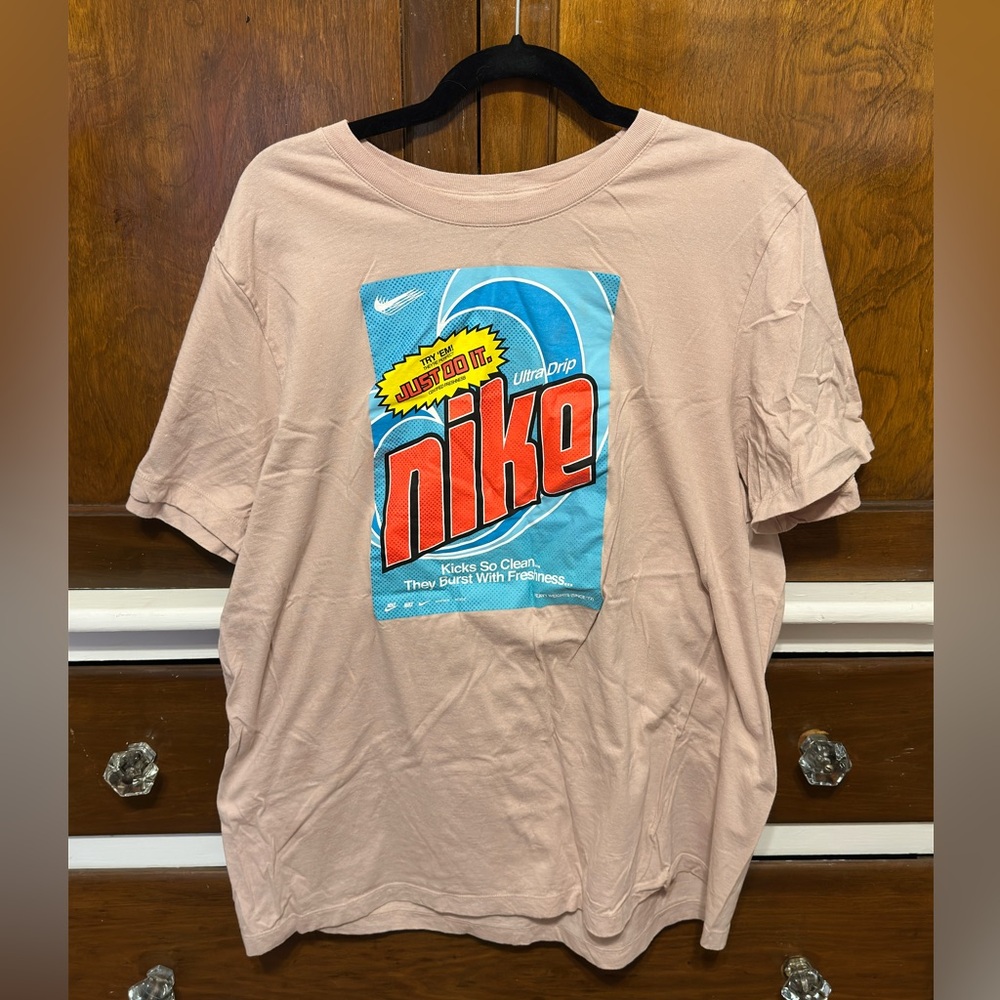 Nike Tshirt - SIZE XL